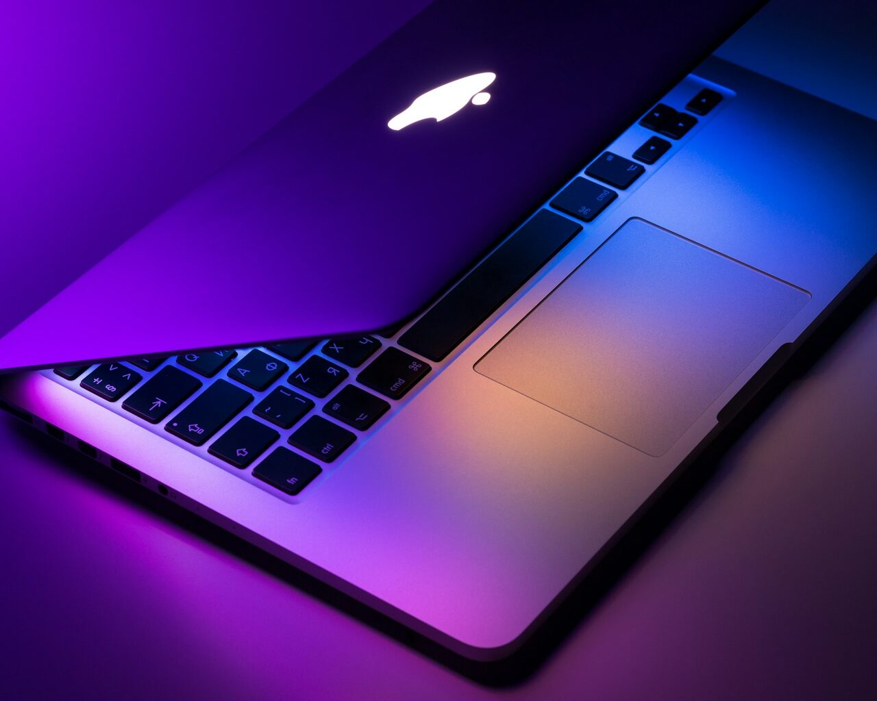 Ilustrasi mengompres foto agar ukurannya di bawah 1 MB (kredit: unsplash.com)